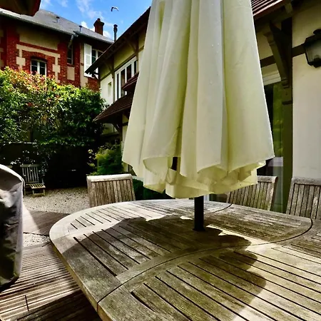 Maison De Charme A Cote De L'hippodrome Feriehus